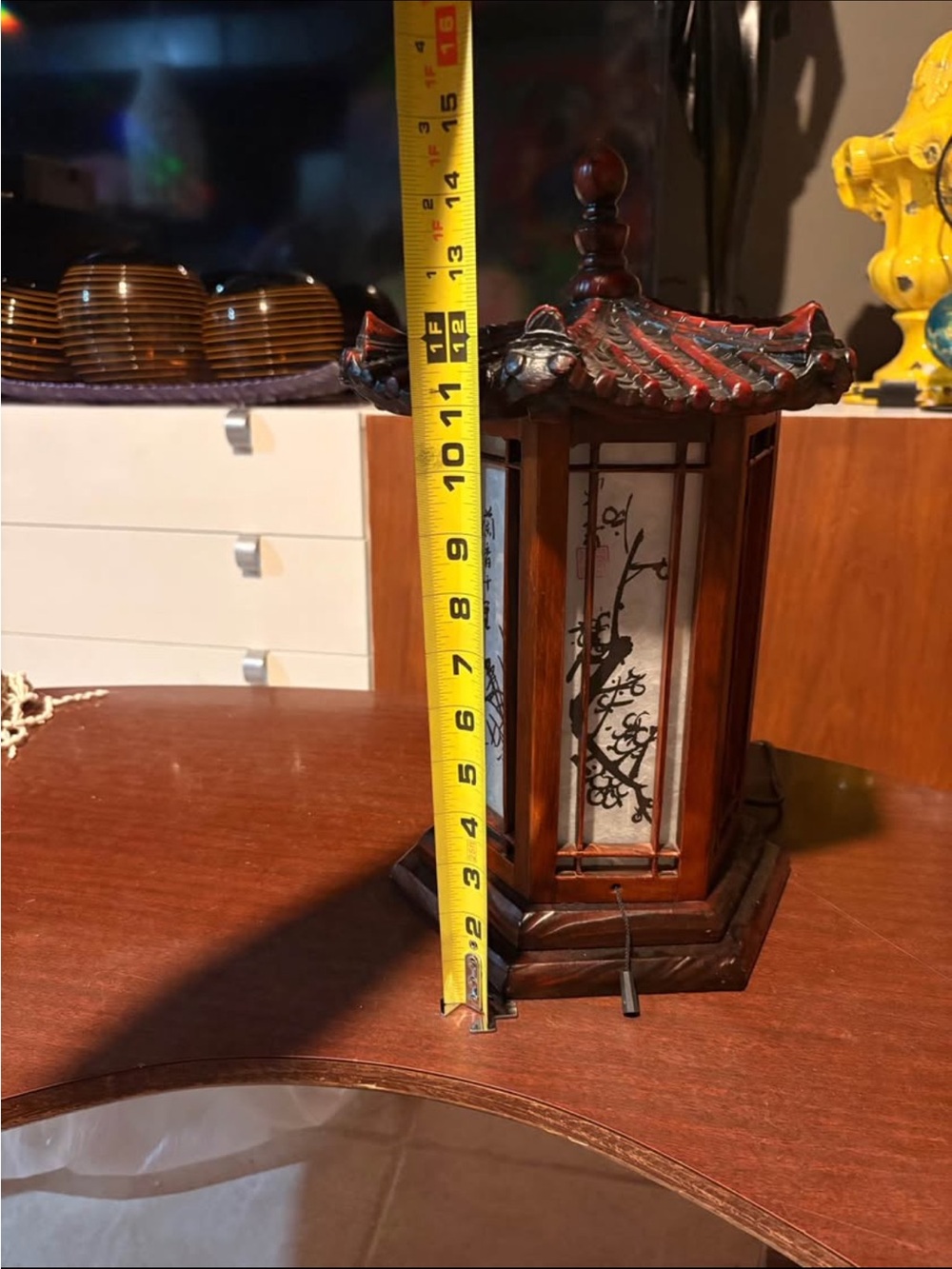 Vintage Pagoda Style Table Lamp